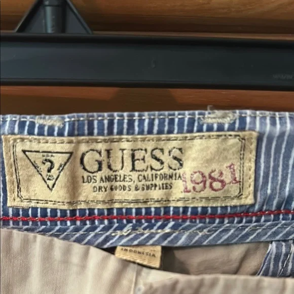 Guess NWT Chinos Versatile Cotton Blend - Picture 3 of 4